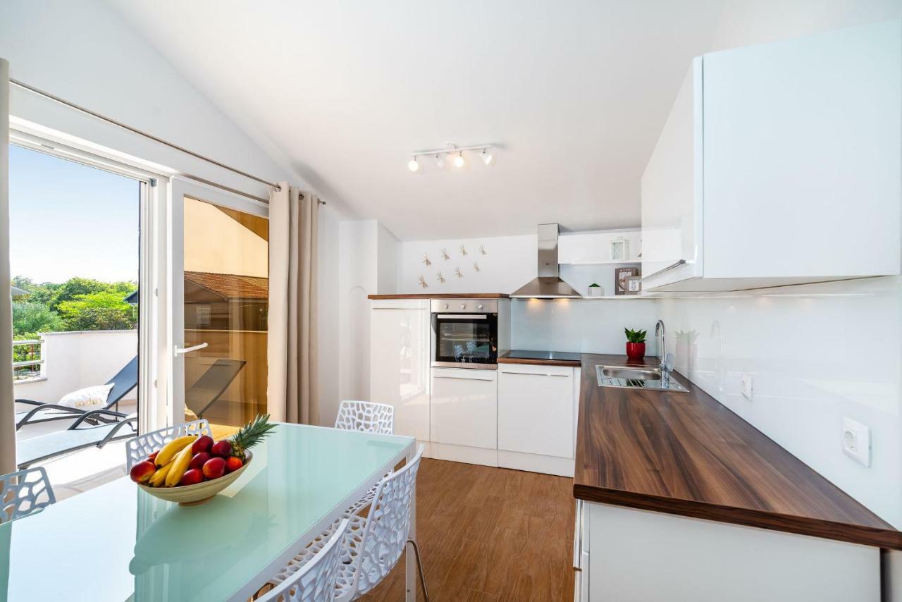 Apartman Zozzy Posedarje Exterior photo