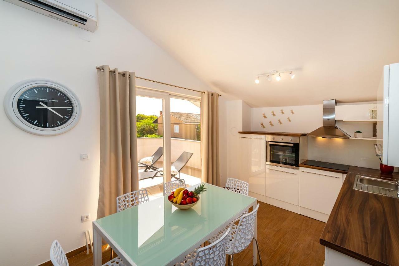 Apartman Zozzy Posedarje Exterior photo