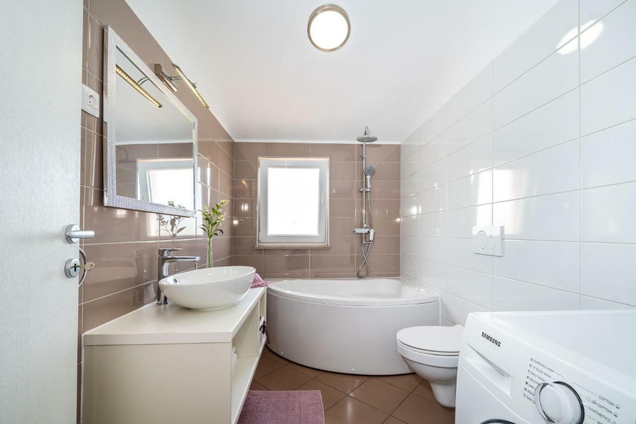 Apartman Zozzy Posedarje Exterior photo