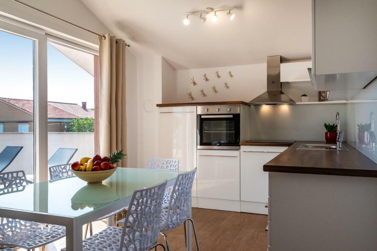 Apartman Zozzy Posedarje Exterior photo