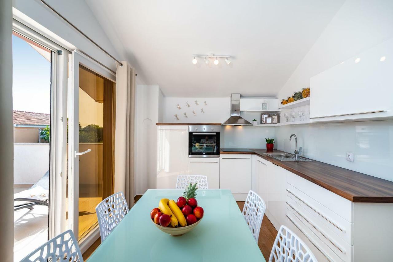 Apartman Zozzy Posedarje Exterior photo
